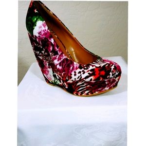 FREE W/ 3 item BUNDLE PURCHASE Call it SPRING platforms